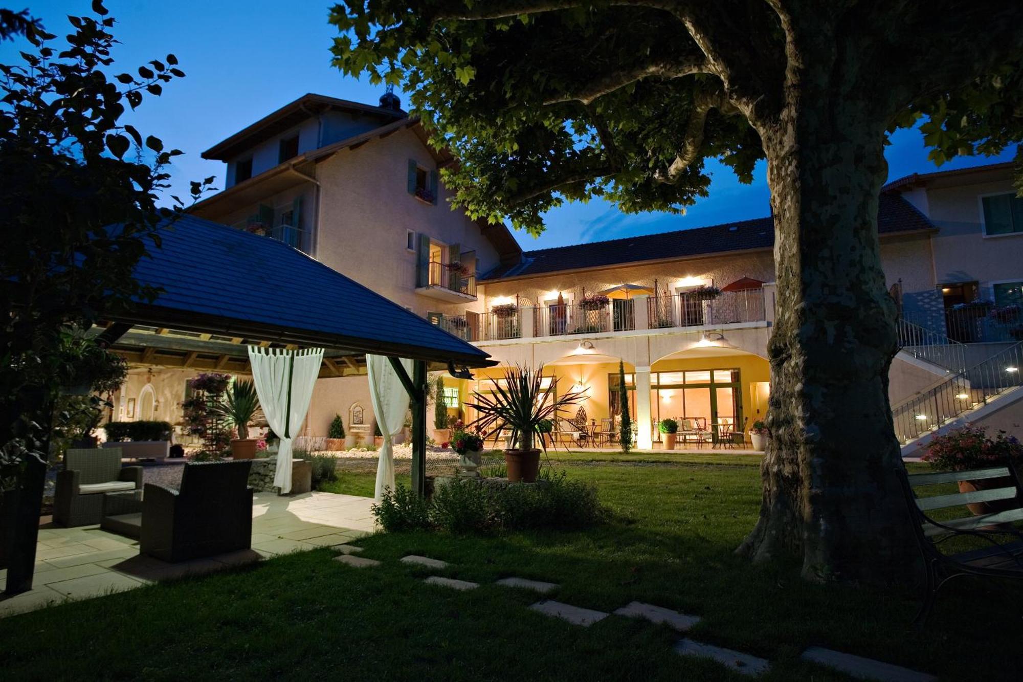 Hotel Logis Saint Simond 3*