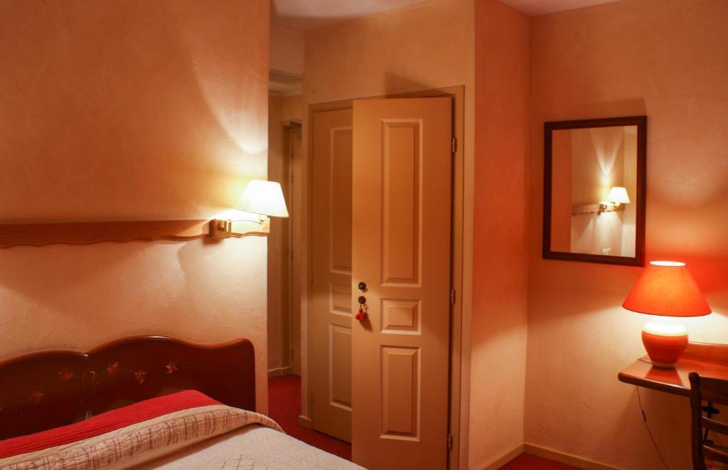 Logis Saint Simond 3*