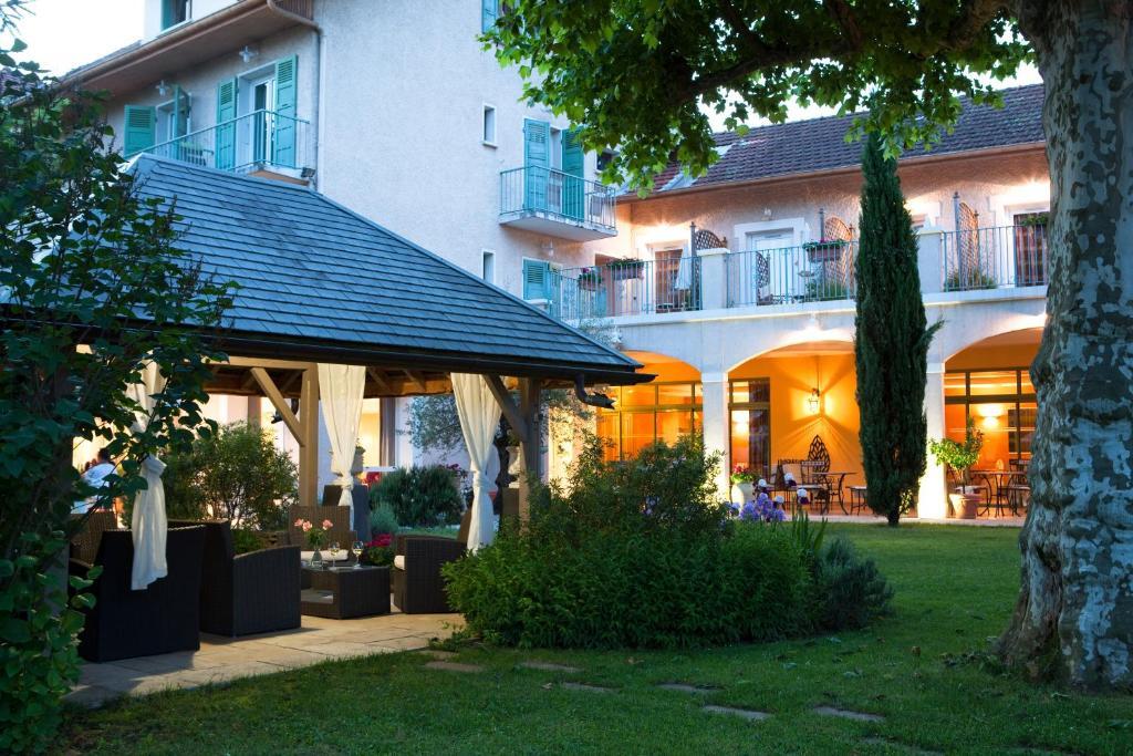 Logis Saint Simond 3*