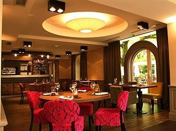 Logis Saint Simond Hotel 3*